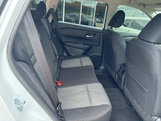 Used 2025 Nissan Rogue SV FWD image 9