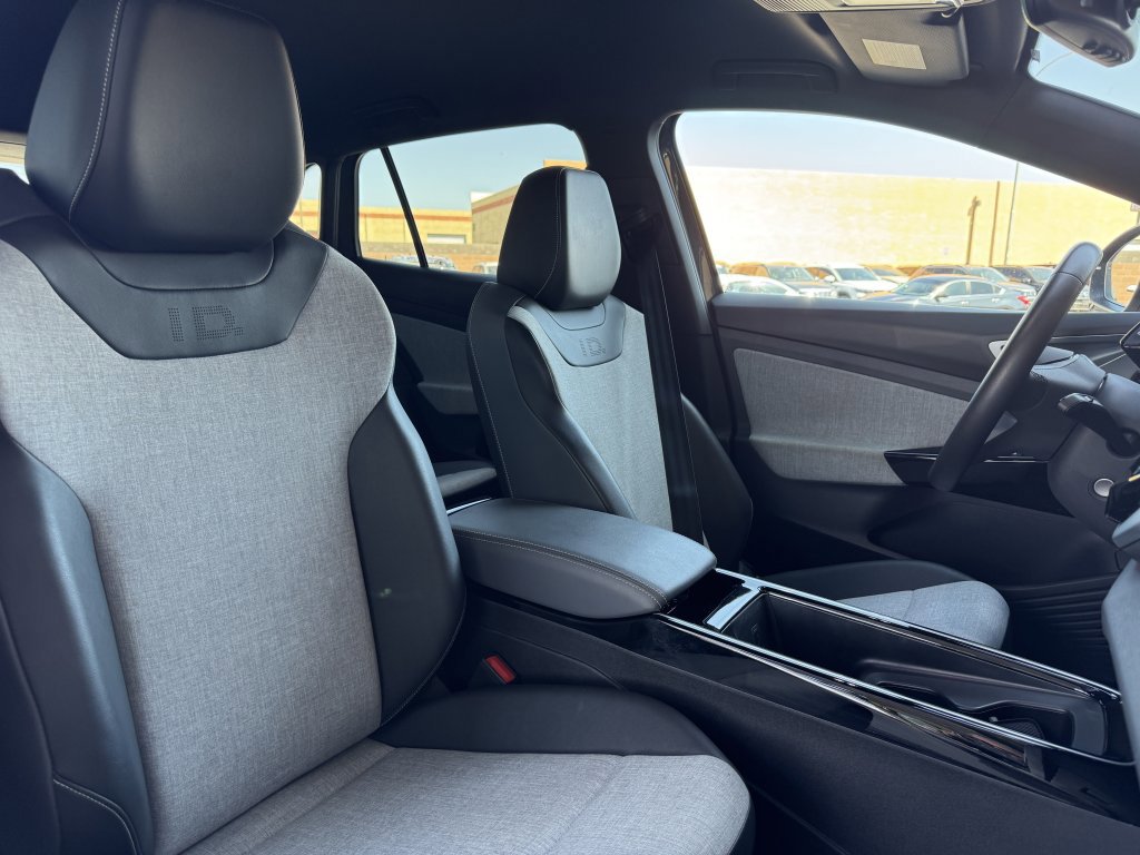 Used 2023 Volkswagen ID.4 Pro image 39