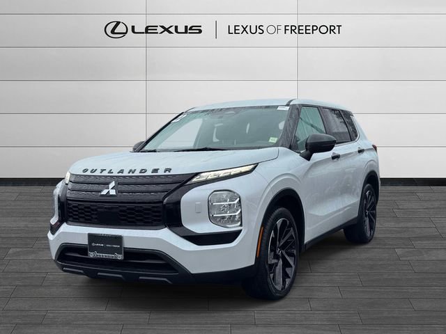 Used 2022 Mitsubishi Outlander ES image 3