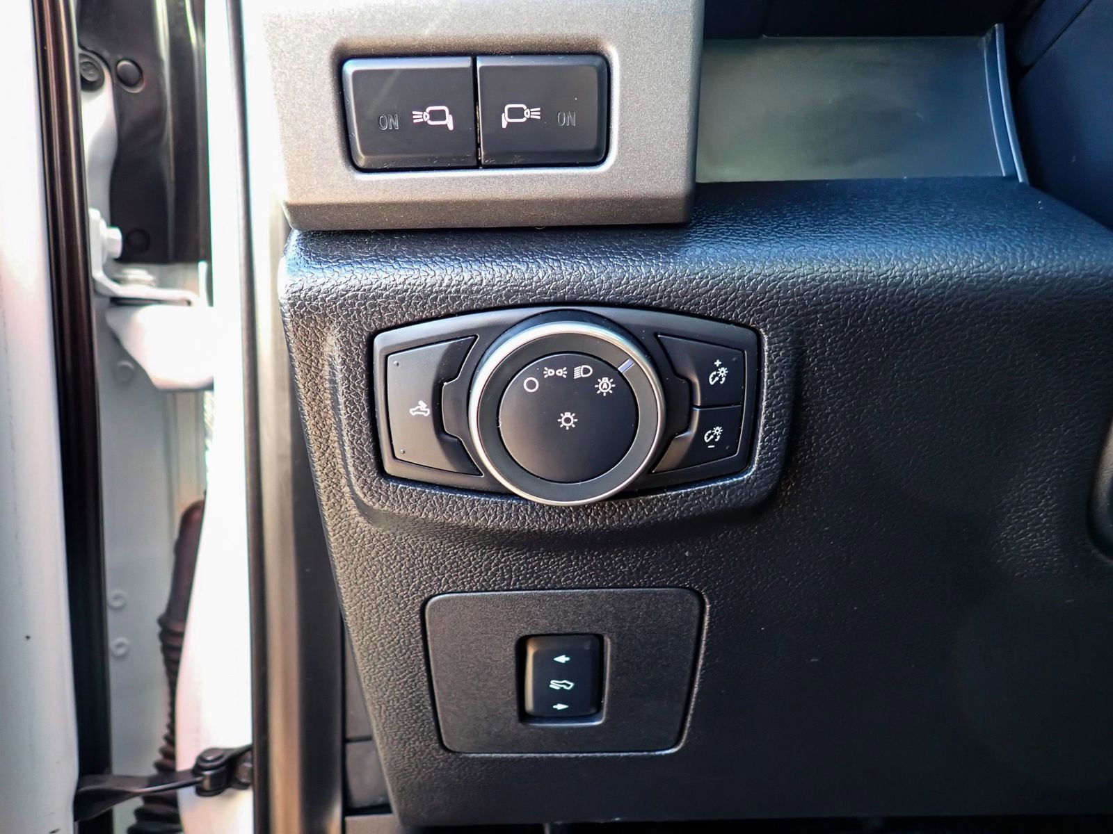 Used 2017 Ford F150 Raptor w/ Equipment Group 802A Luxury image 16