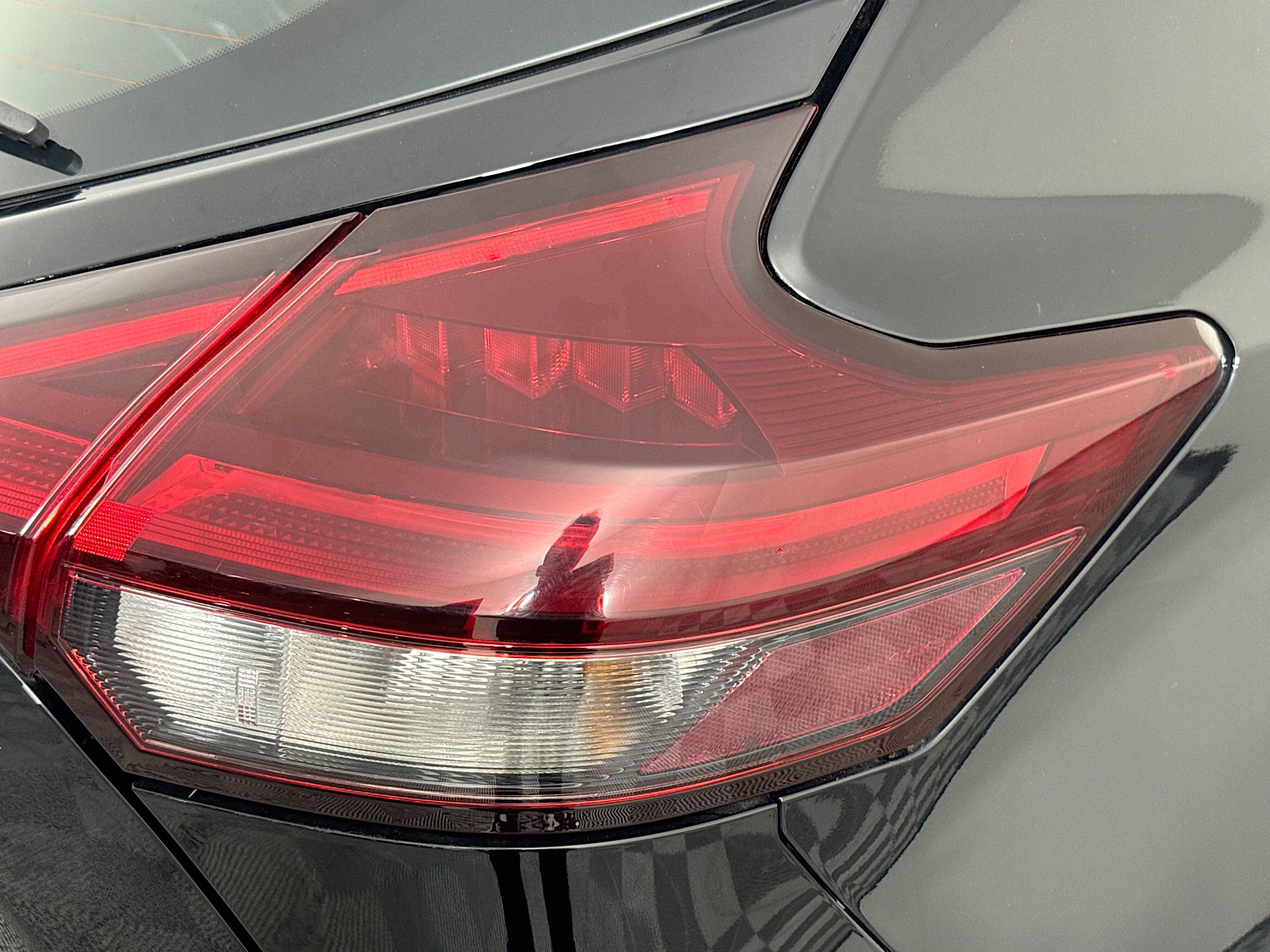 Used 2021 Nissan Kicks SV image 33