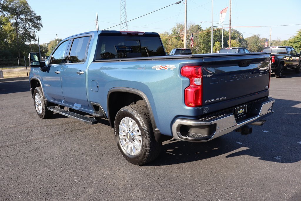 Used 2024 Chevrolet Silverado 2500 LTZ w/ LTZ Premium Package image 3