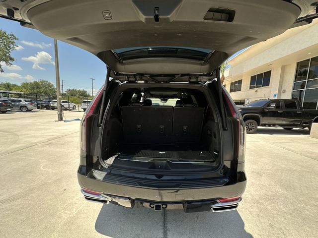 Used 2021 Cadillac Escalade Premium Luxury RWD image 33