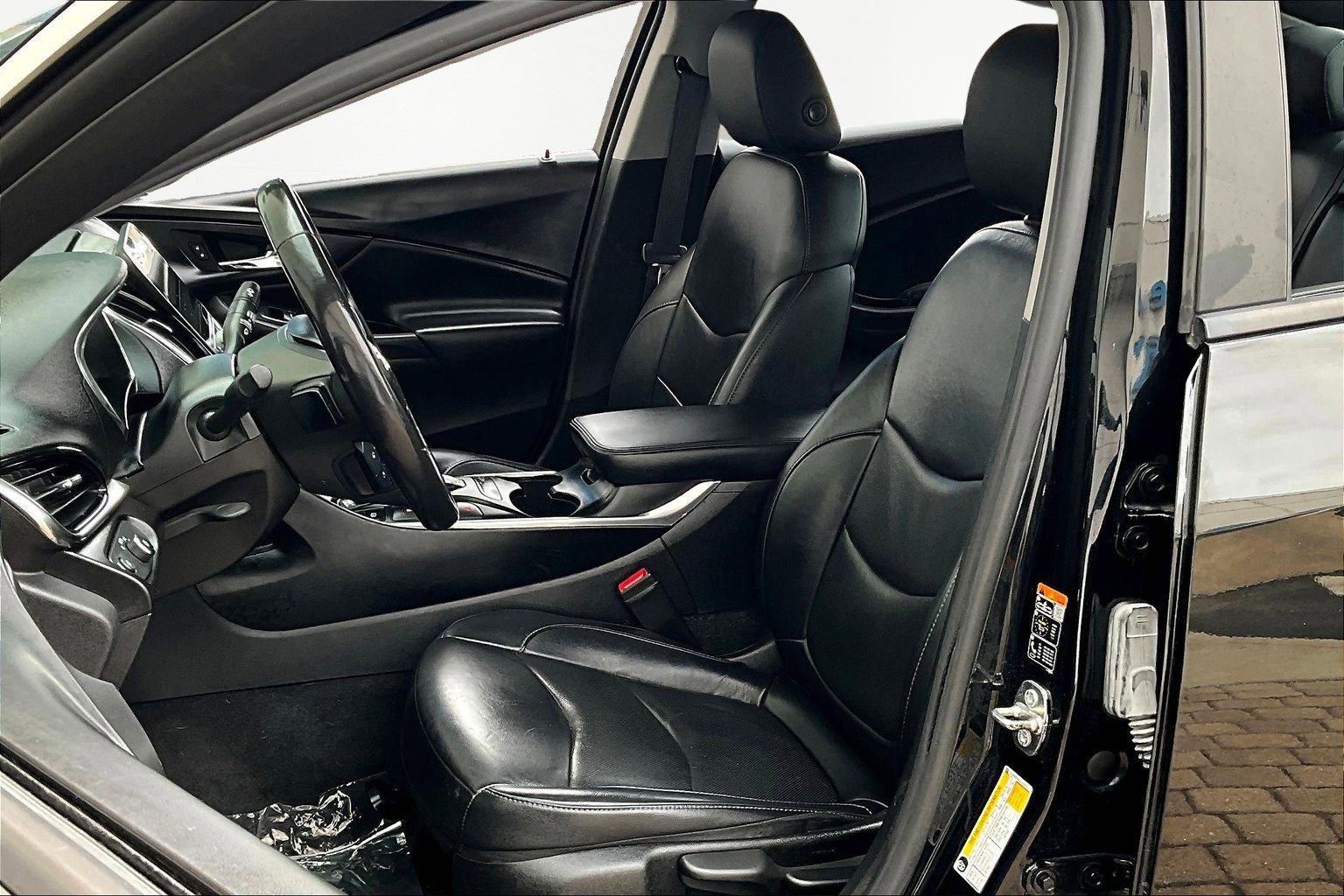 Used 2018 Chevrolet Volt Premier w/ Driver Confidence Package image 19