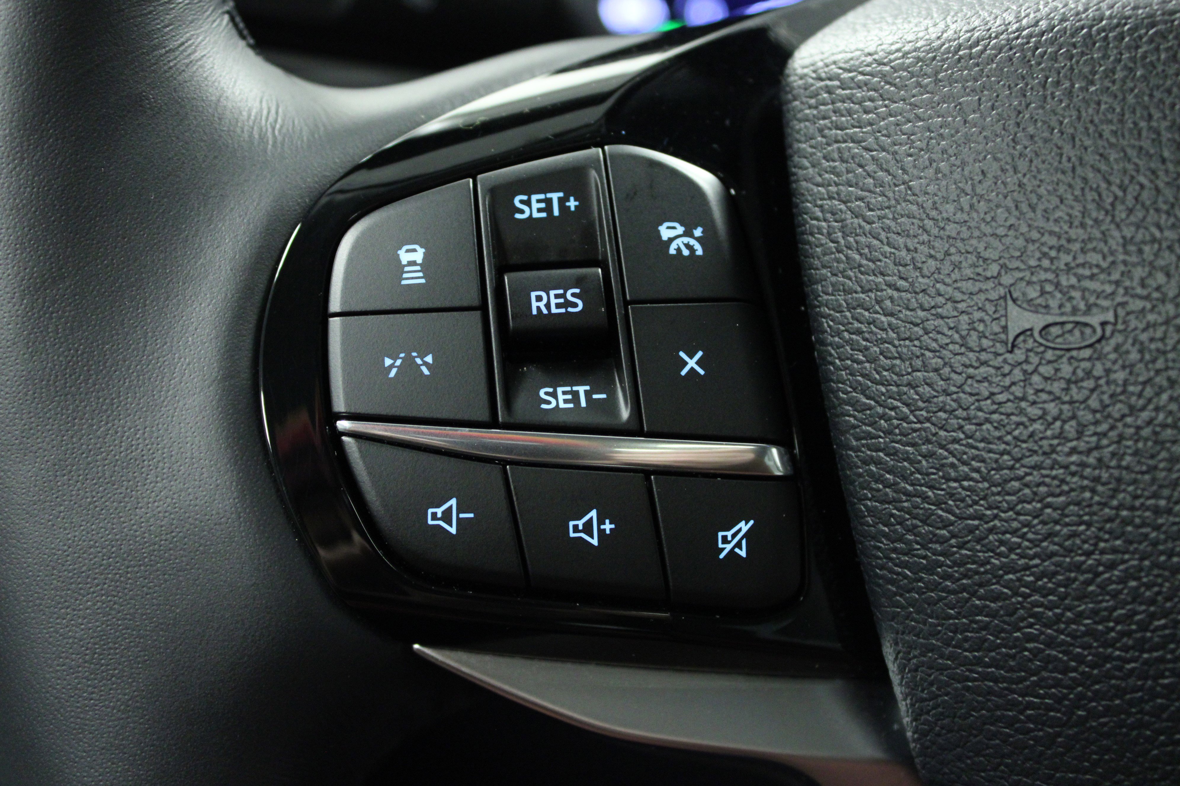 Used 2025 Ford Explorer Platinum w/ Ultimate Package image 21