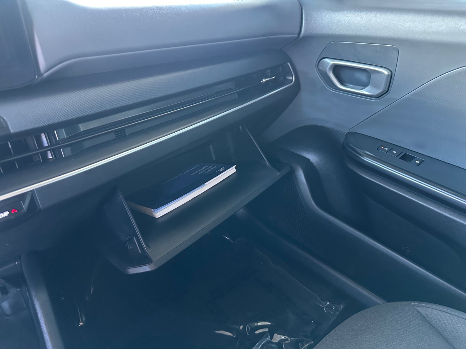 Used 2025 Kia K4 FWD image 25