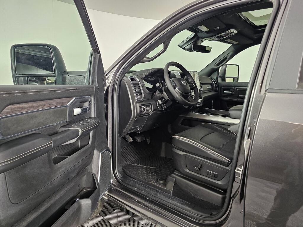 New 2026 RAM 3500 Laramie w/ Night Edition AWD/4WD image 22