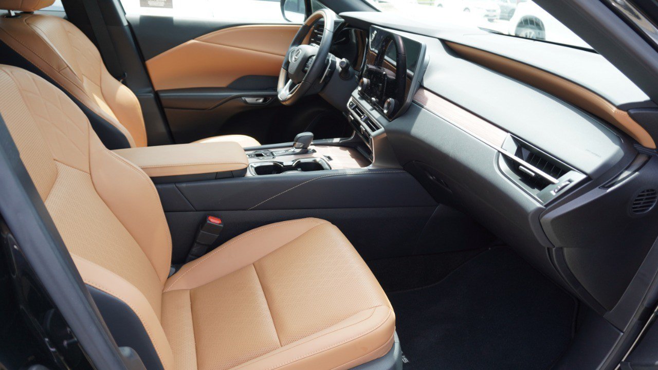 Certified 2025 Lexus RX 350 Premium Plus FWD image 8