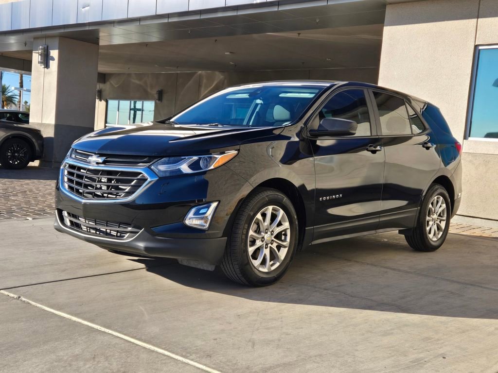 Used 2021 Chevrolet Equinox LS w/ LS Convenience Package image 2