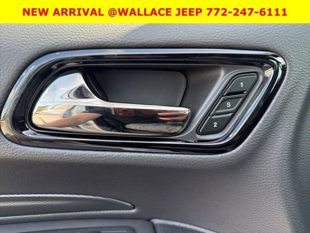 Used 2025 Dodge Durango R/T image 12