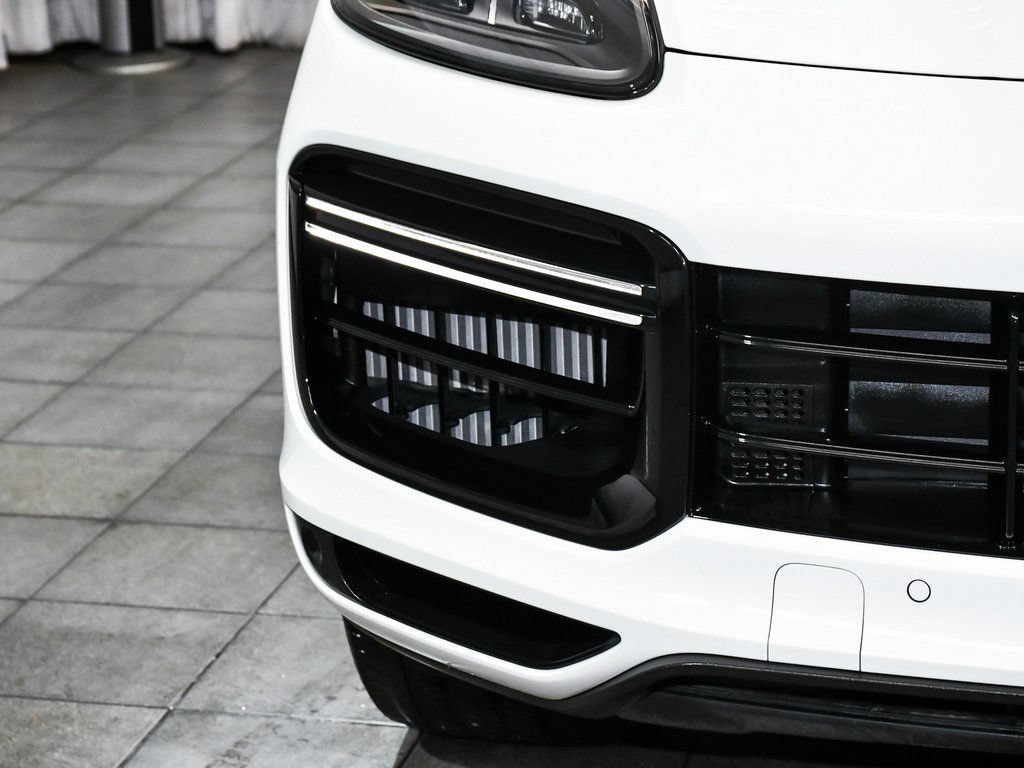 Used 2023 Porsche Cayenne Turbo S AWD/4WD image 79