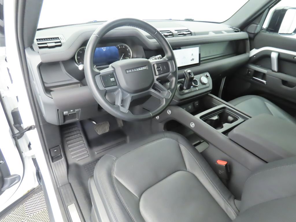 Certified 2023 Land Rover Defender 90 X-Dynamic SE image 9
