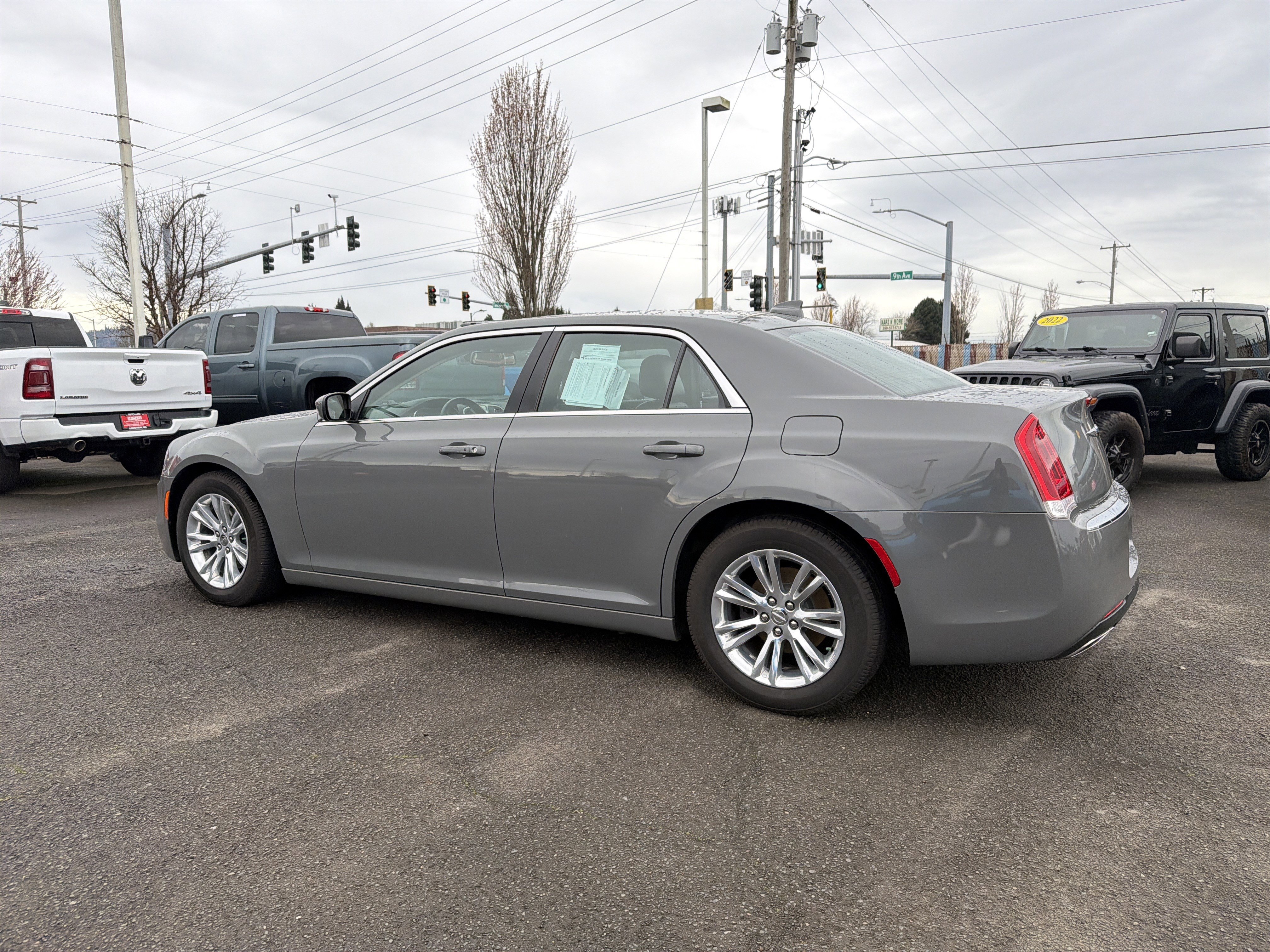 Used 2019 Chrysler 300 Touring L w/ Quick Order Package 22F image 3