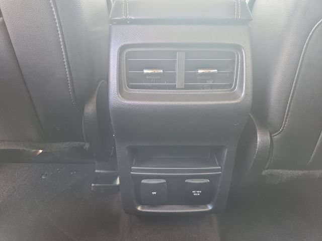 Used 2019 Ford Edge Titanium AWD/4WD image 28