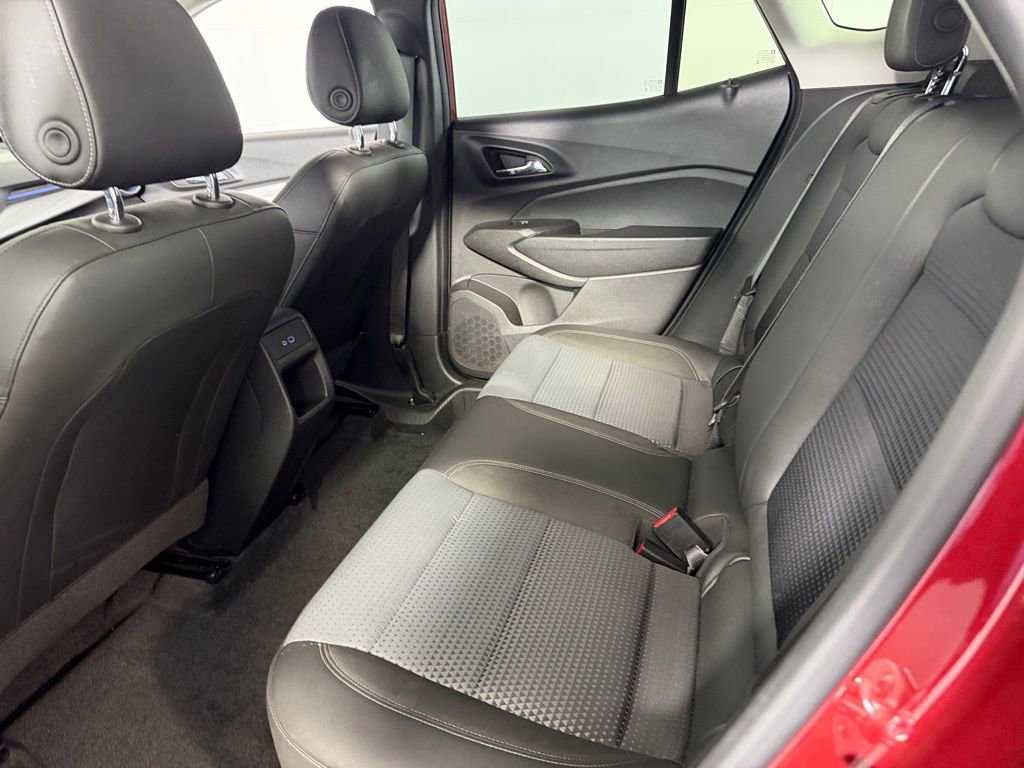Used 2025 Chevrolet Trax LT image 23