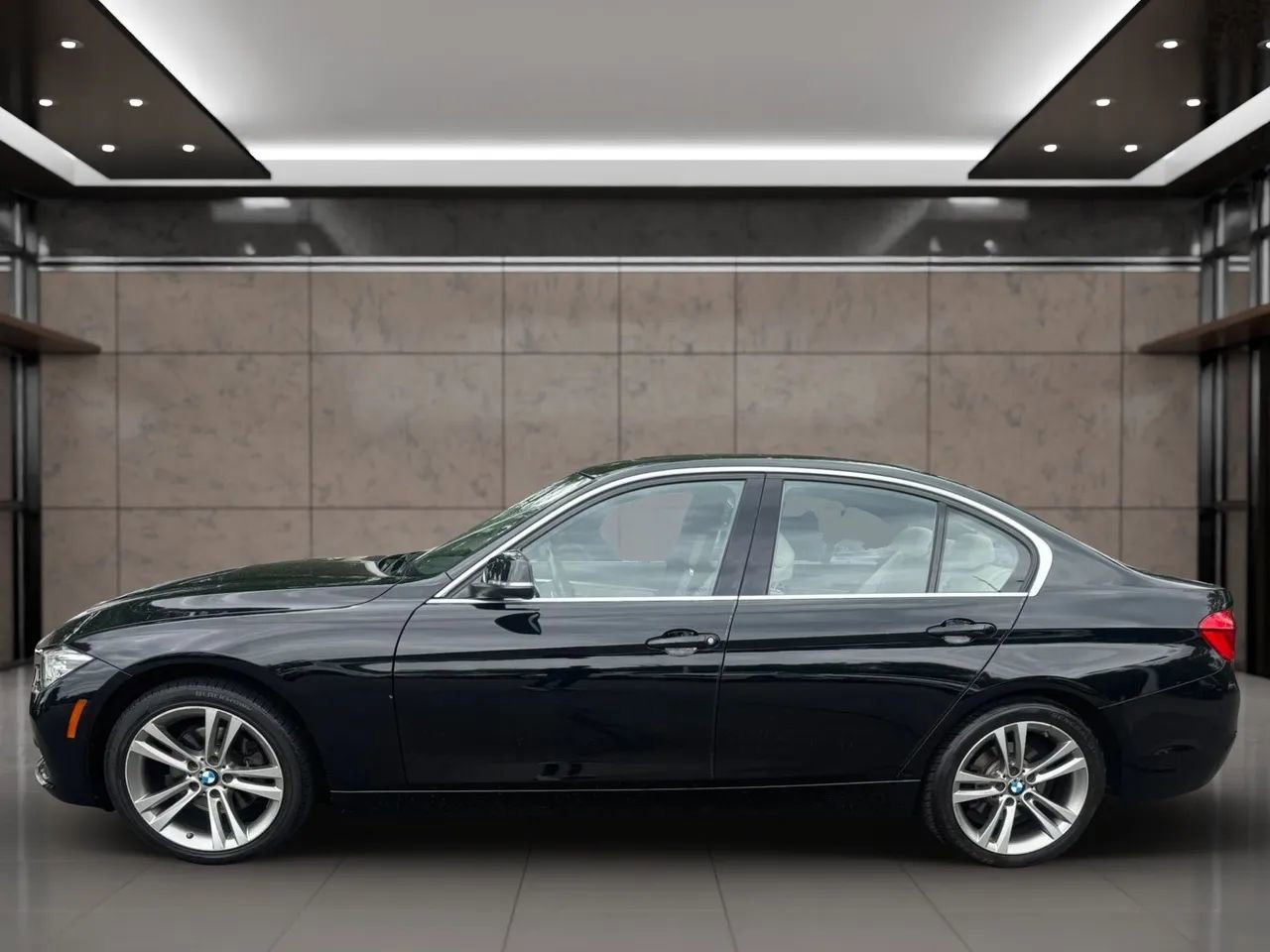 Used 2018 BMW 330i Sedan w/ Convenience Package RWD image 3