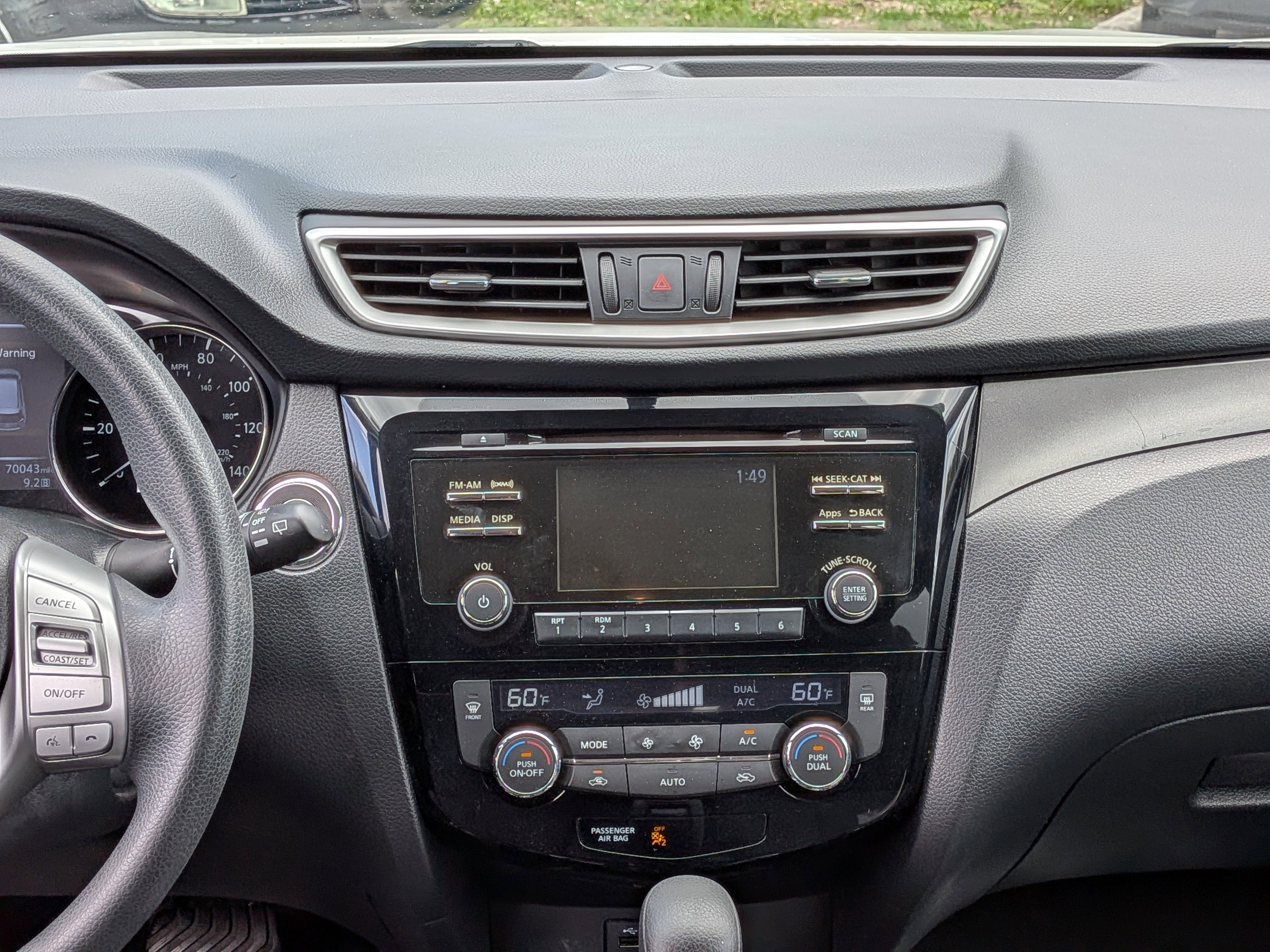Used 2016 Nissan Rogue SV AWD/4WD image 18