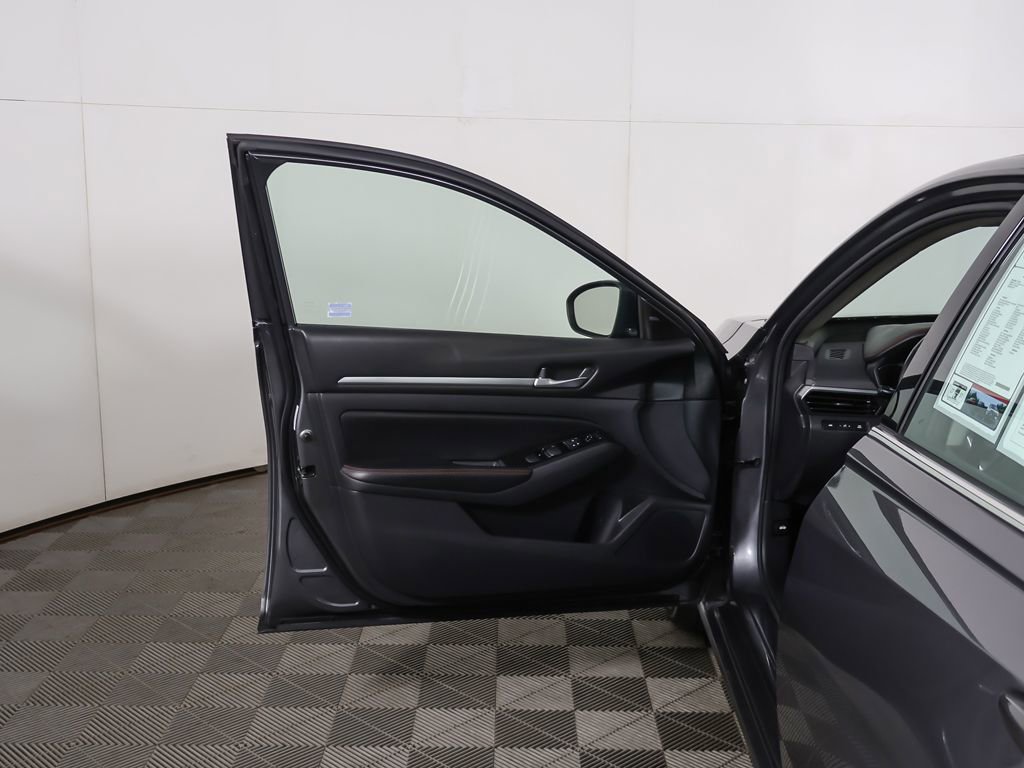 Used 2024 Nissan Altima 2.5 SR image 15