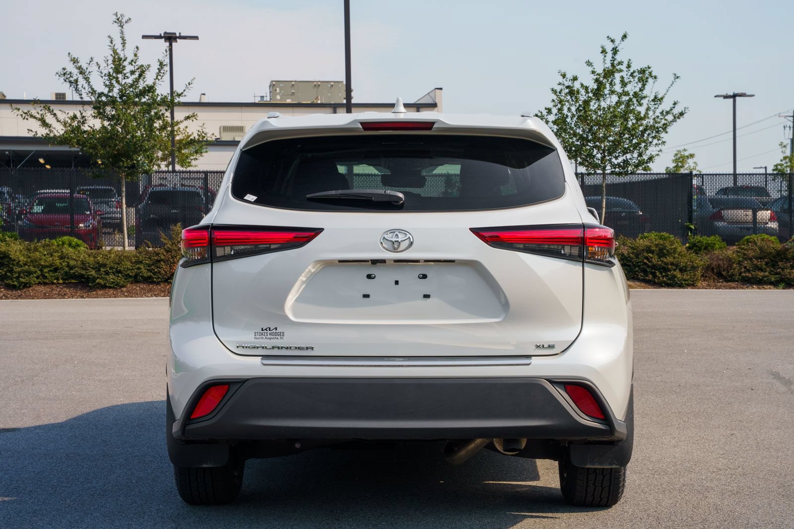 Used 2023 Toyota Highlander XLE FWD image 7
