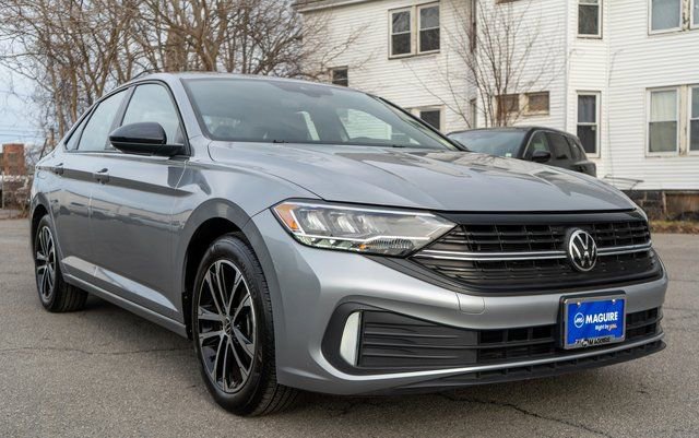 Used 2024 Volkswagen Jetta Sport image 4
