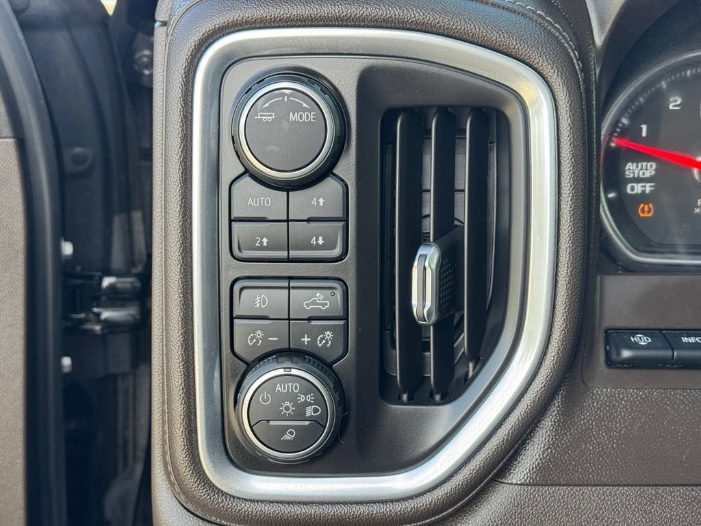 Used 2020 Chevrolet Silverado 1500 LTZ w/ LTZ Plus Package AWD/4WD image 20