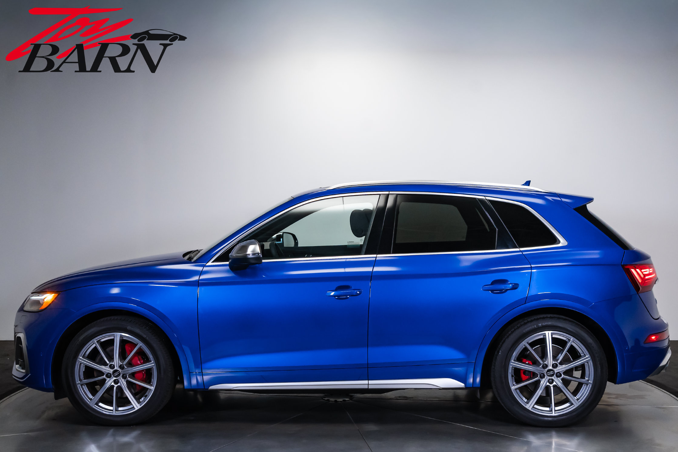 Used 2024 Audi SQ5 Prestige AWD/4WD image 2