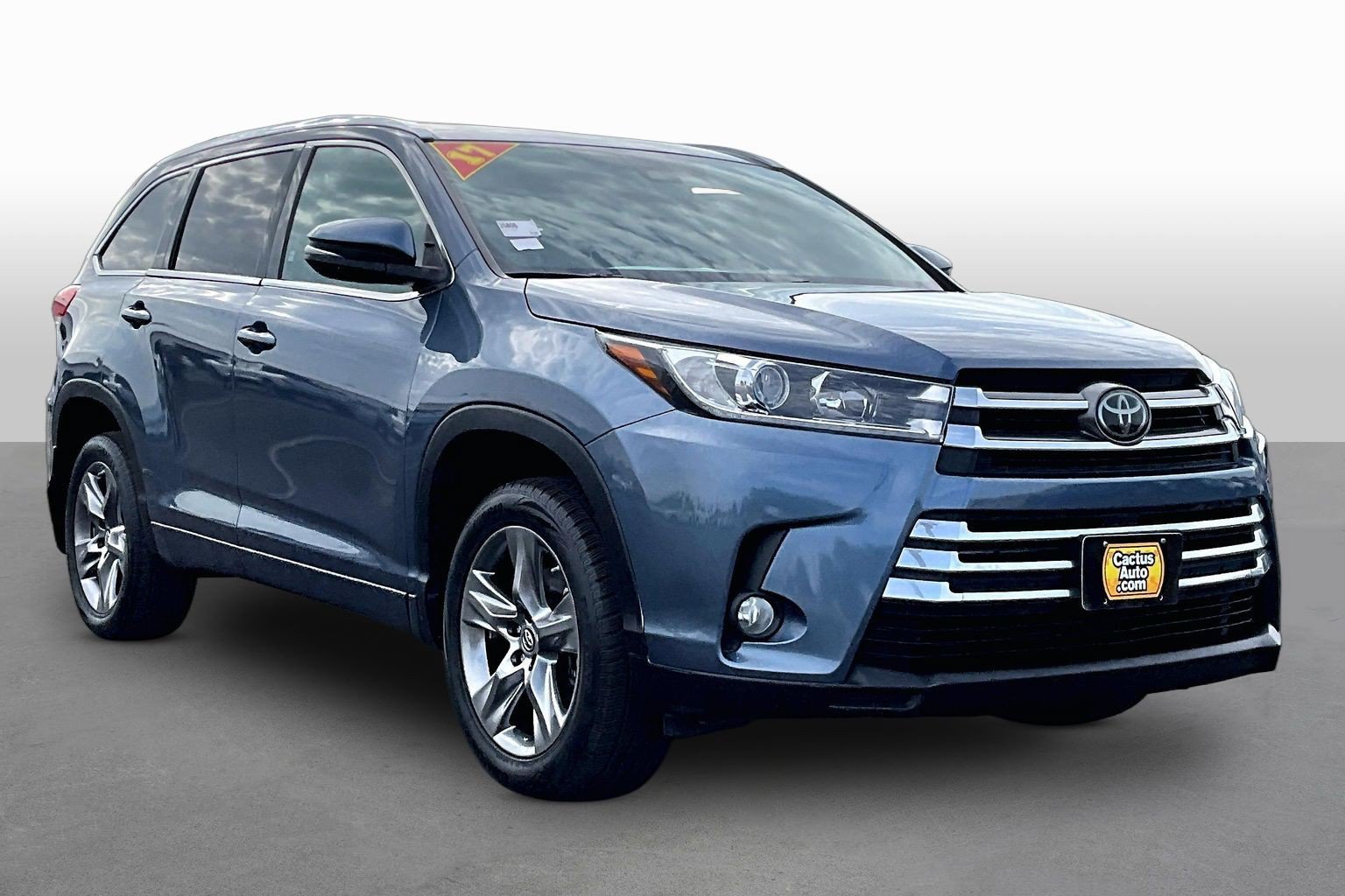 Used 2017 Toyota Highlander Limited w/ Carpet Mat Package FWD image 10