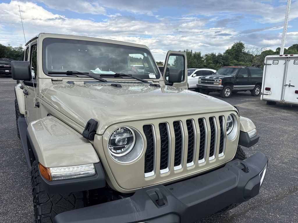 Used 2022 Jeep Gladiator Overland w/ LED Lighting Group AWD/4WD image 37