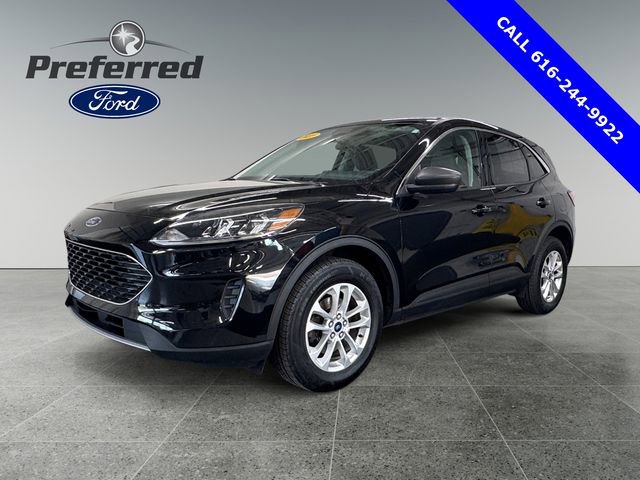 Used 2022 Ford Escape SE w/ Cold Weather Package image 2