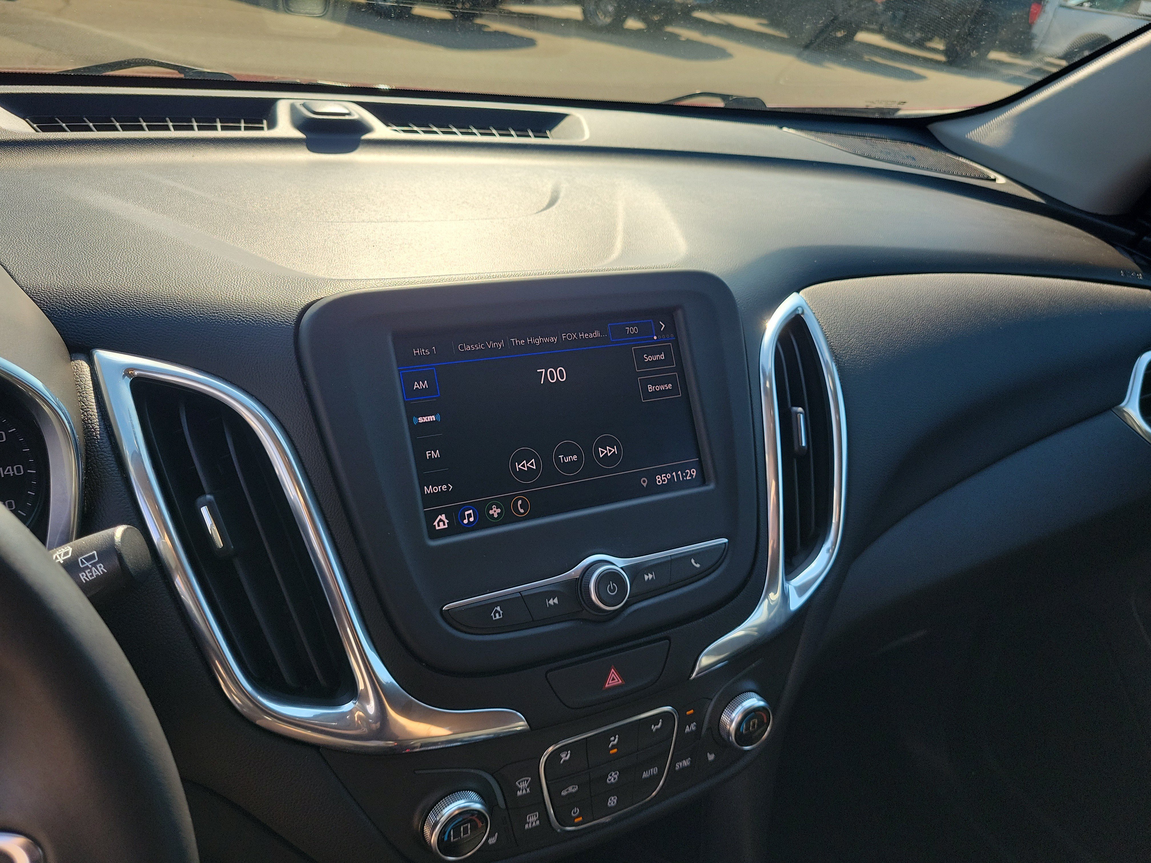 Used 2020 Chevrolet Equinox LT w/ Sport Edition FWD image 28
