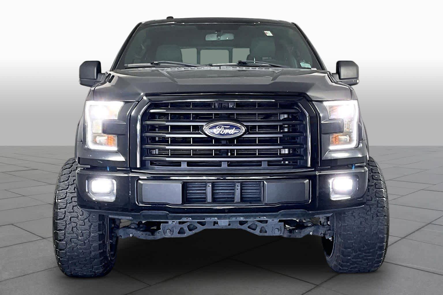 Used 2016 Ford F150 XLT w/ Equipment Group 302A Luxury RWD image 4