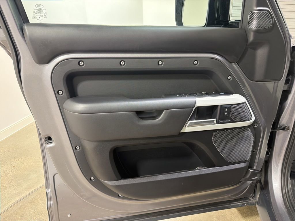 Used 2020 Land Rover Defender 110 HSE image 9