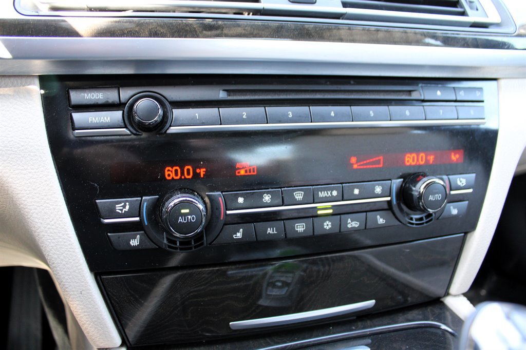 Used 2012 BMW 750Li image 28