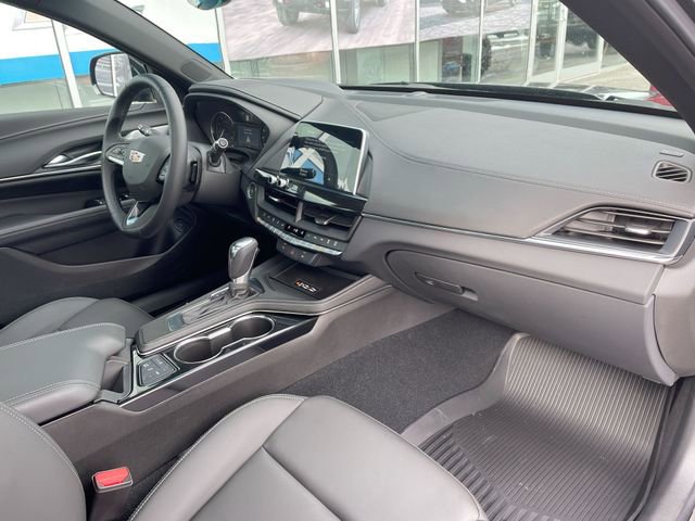 Used 2025 Cadillac CT4 Luxury RWD image 28