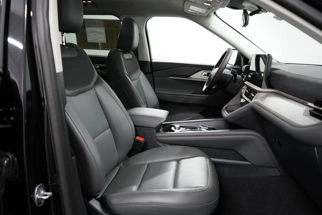 New 2026 Ford Explorer Active w/ Active Comfort Package AWD/4WD image 21