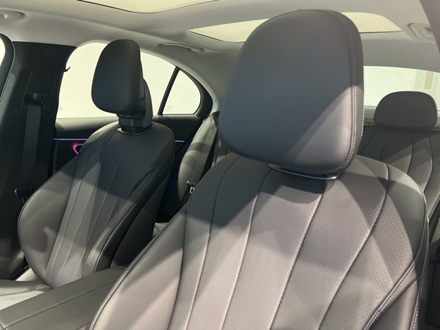 Used 2025 Mercedes-Benz E 350 4MATIC Sedan image 20