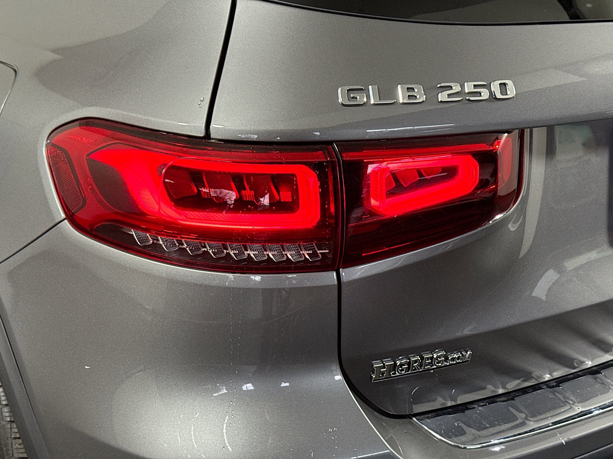 Used 2022 Mercedes-Benz GLB 250 w/ Premium Package Lite image 36