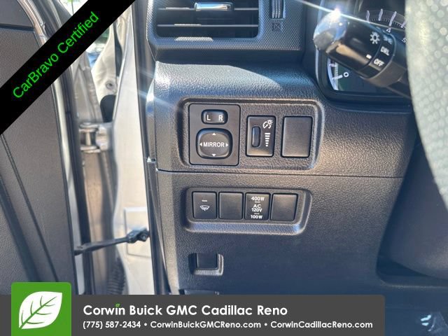 Used 2018 Toyota 4Runner SR5 AWD/4WD image 15
