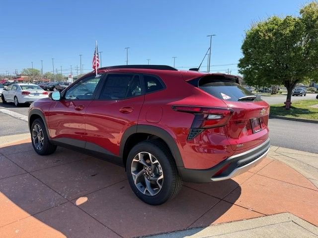 New 2026 Chevrolet Trax LT w/ LT Convenience Package FWD image 4