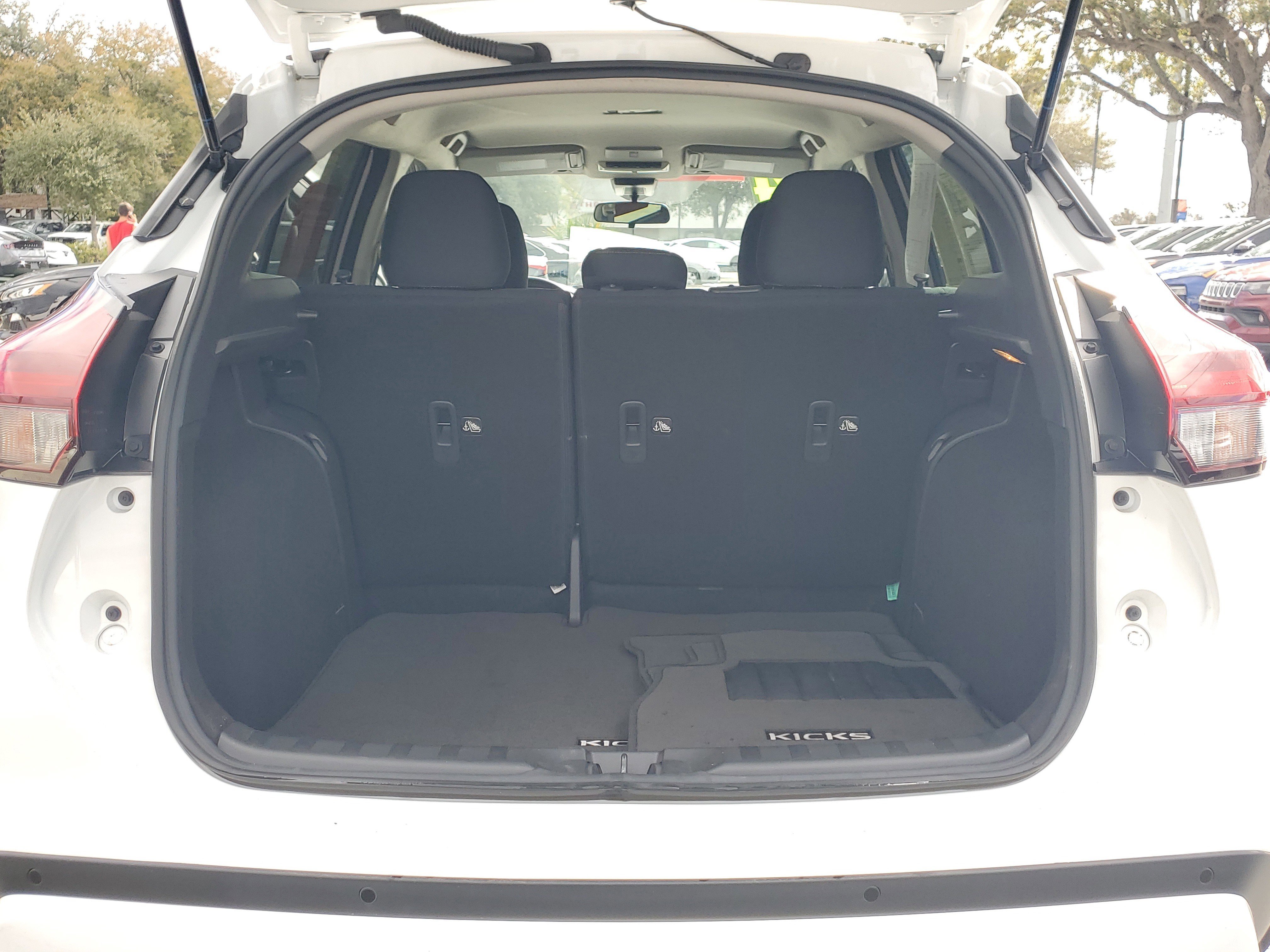 Certified 2024 Nissan Kicks SV image 10