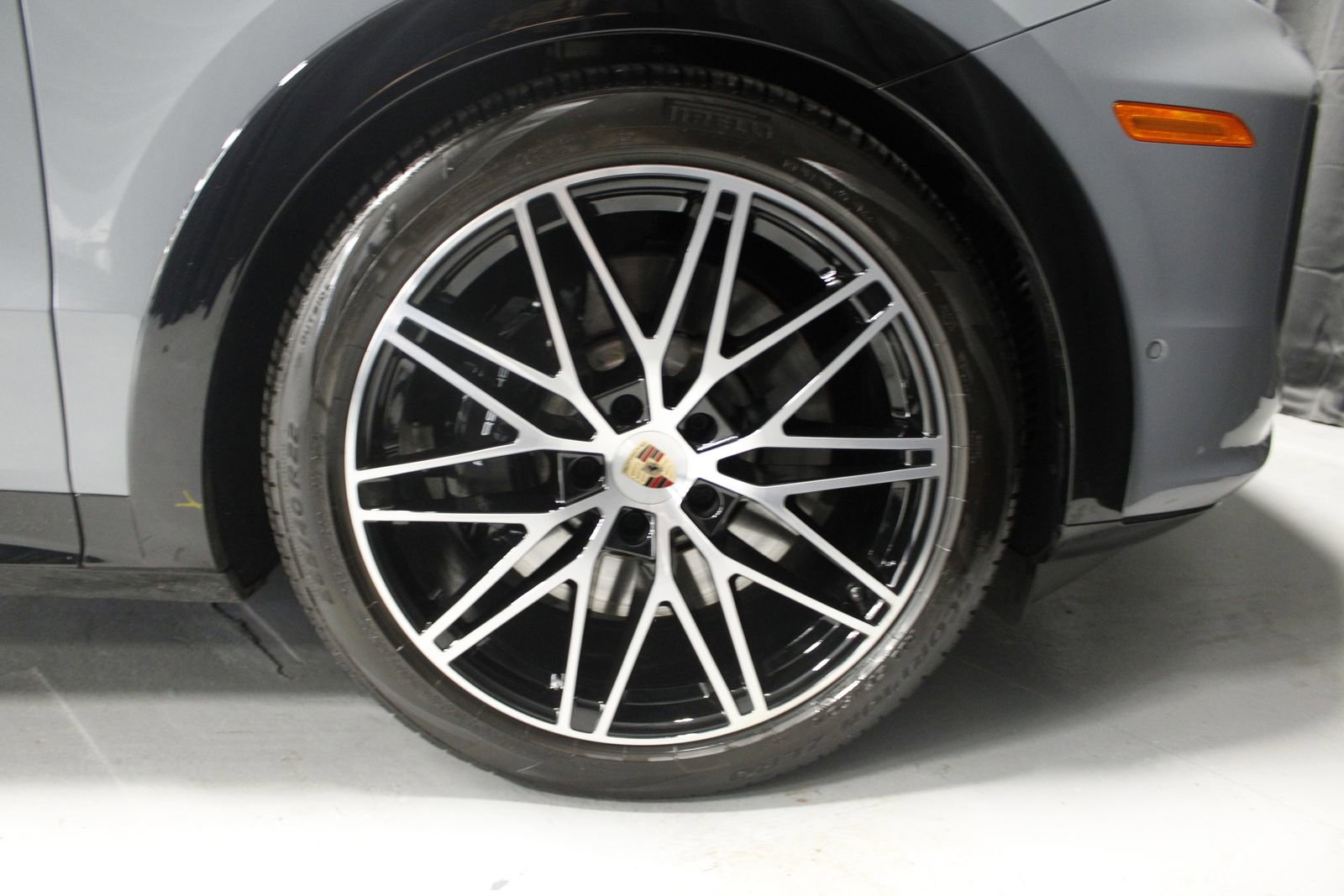 Certified 2025 Porsche Cayenne GTS AWD/4WD image 20
