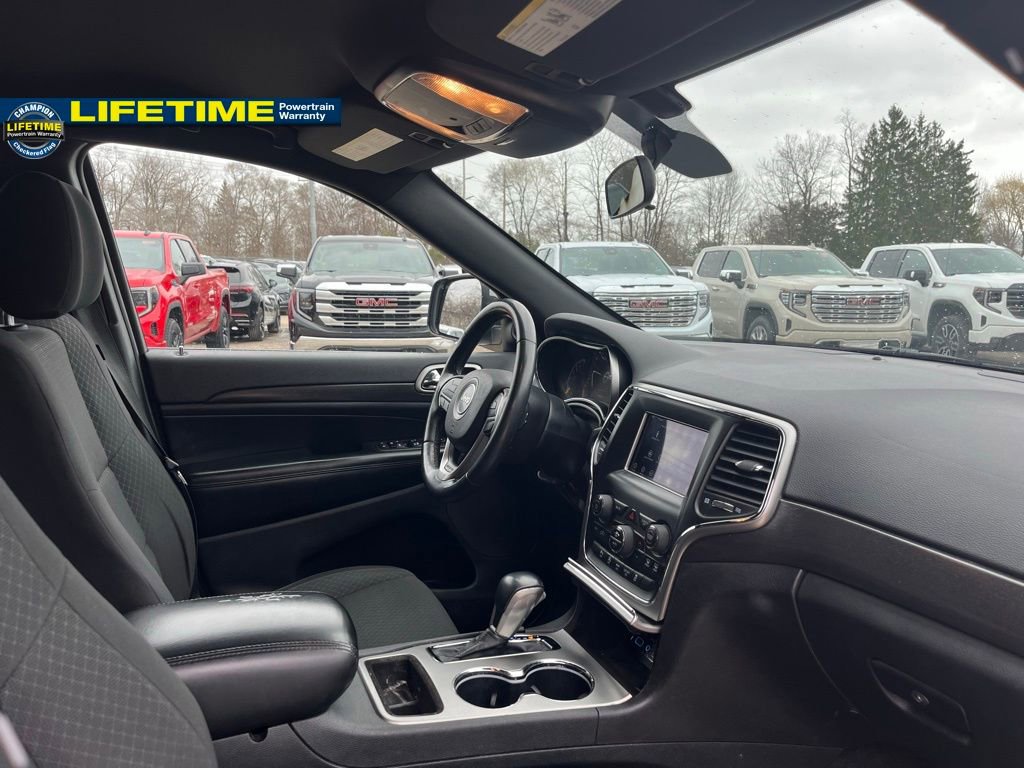 Used 2018 Jeep Grand Cherokee Laredo image 37