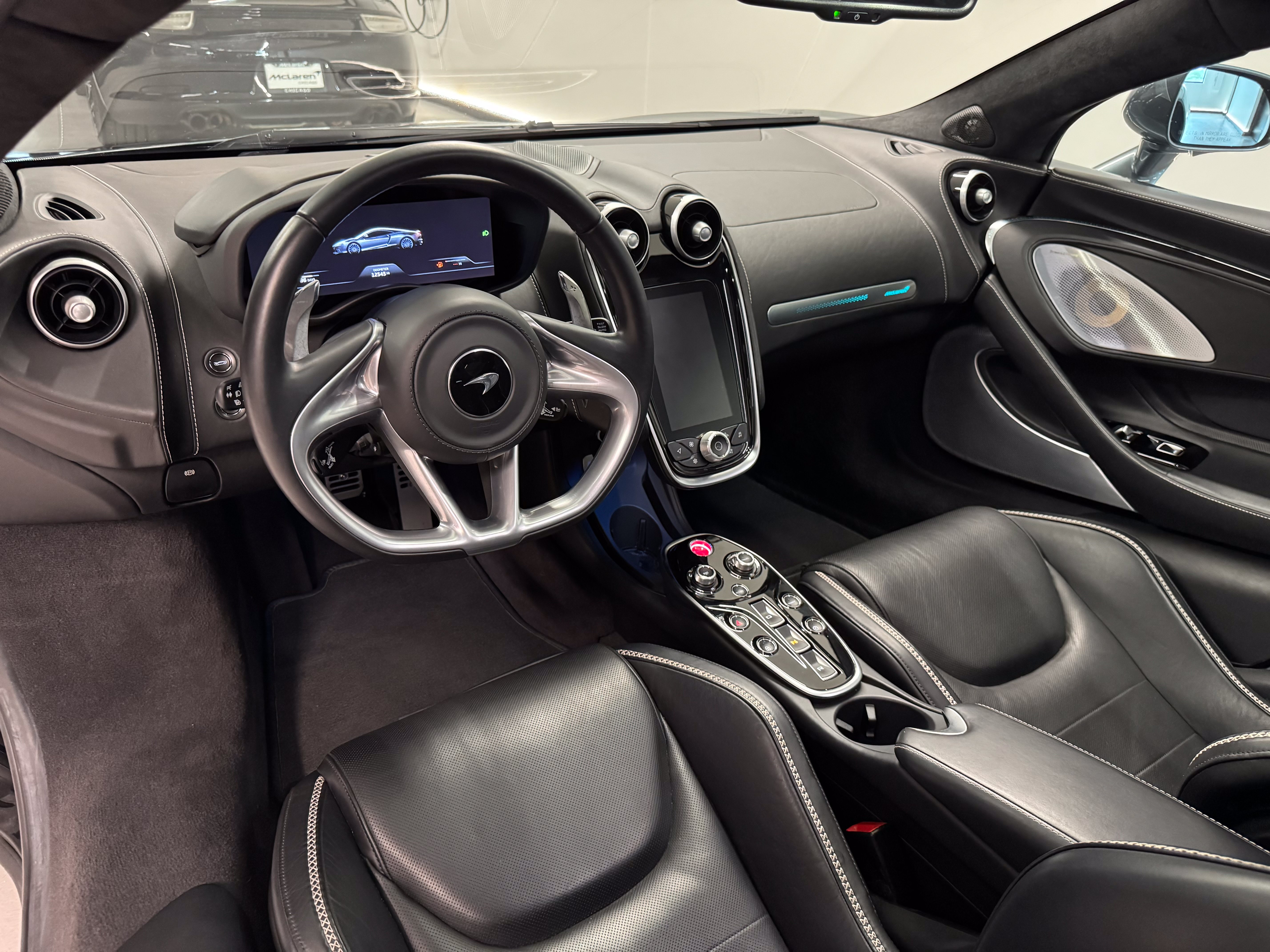 Used 2023 McLaren GT RWD image 9