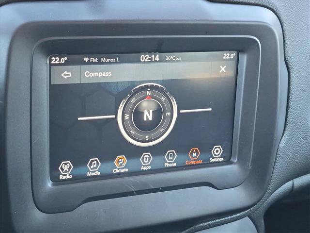 Used 2018 Jeep Renegade Latitude FWD image 13