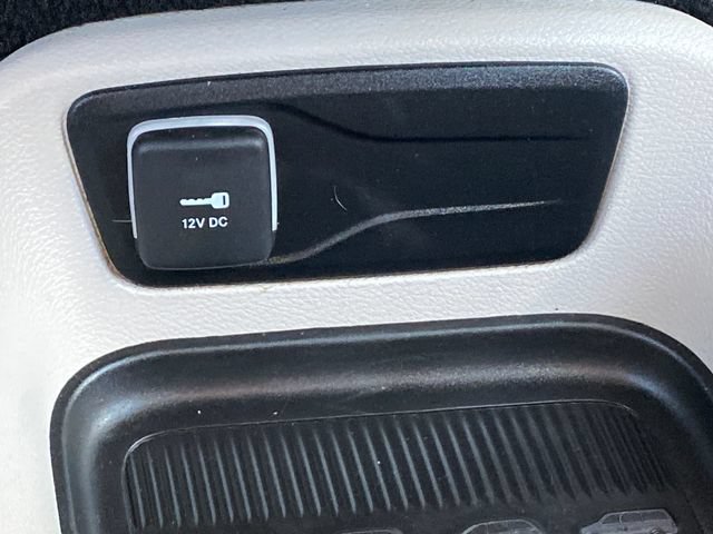 Used 2023 Chrysler Voyager LX FWD image 19