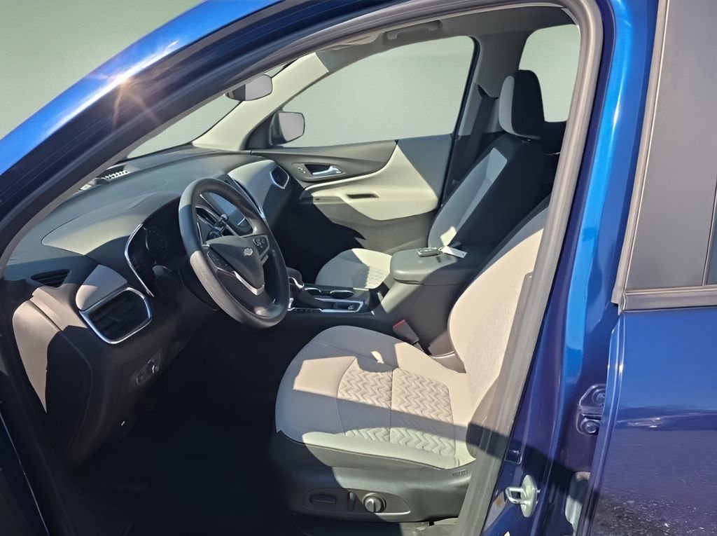 Used 2023 Chevrolet Equinox LS w/ LS Convenience Package FWD image 8