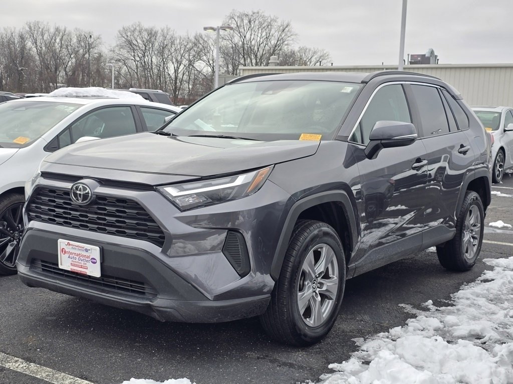 Used 2022 Toyota RAV4 XLE image 3