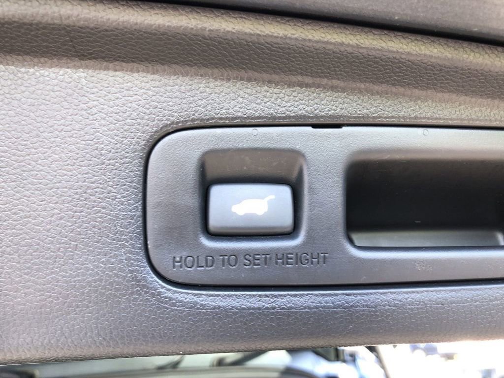 Used 2024 Honda CR-V Sport Touring image 10