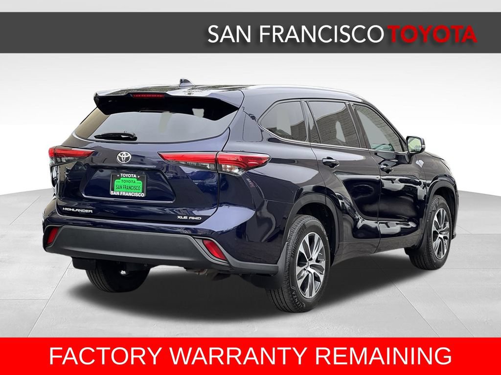 Used 2022 Toyota Highlander XLE AWD/4WD image 5