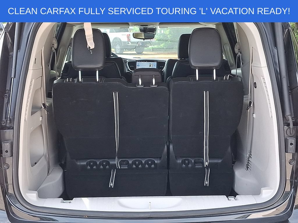 Used 2023 Chrysler Pacifica Touring-L FWD image 30